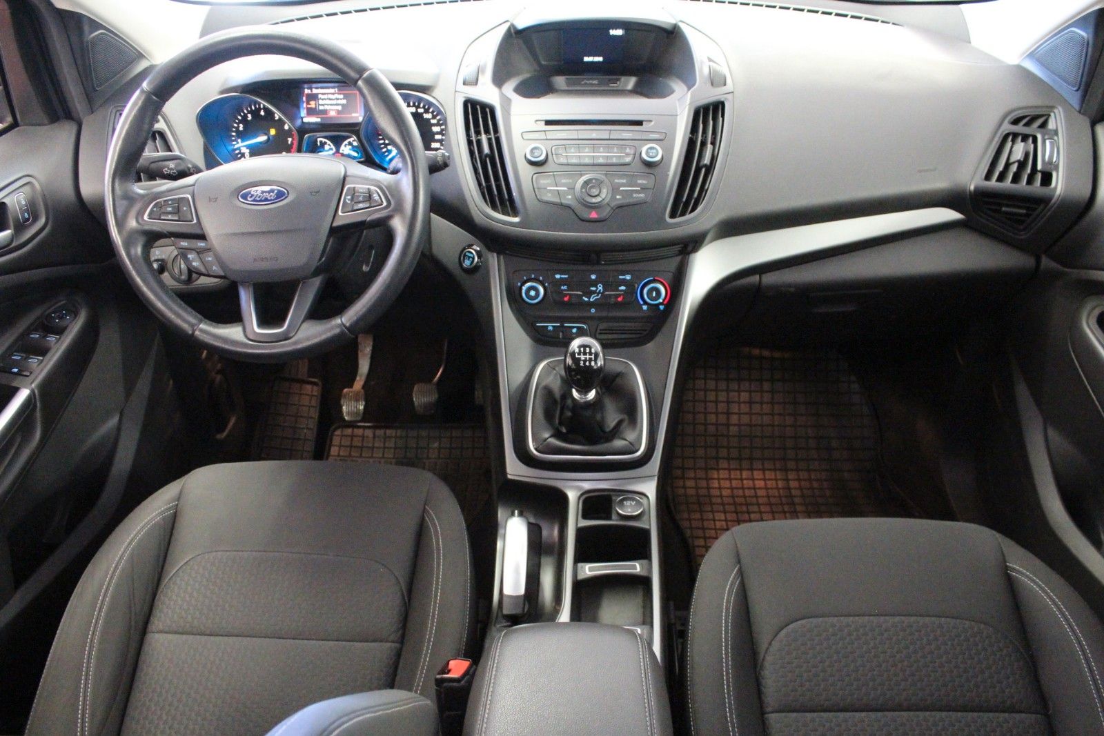 Fahrzeugabbildung Ford Kuga 1,5 Trend 4x2 Gewerbespecial