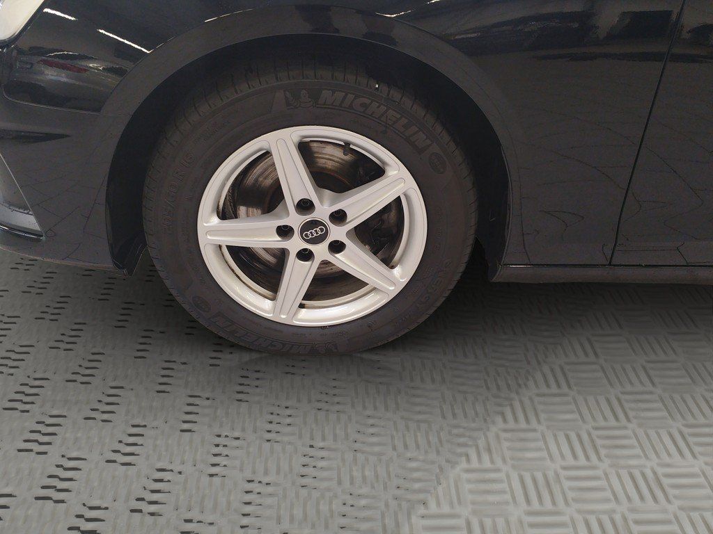 Audi A4 Avant 35 TDI S tronic GRA imagem 3