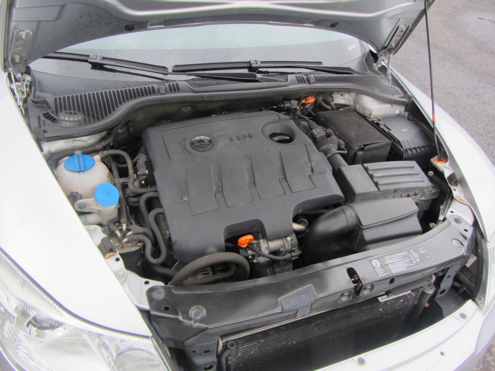 Skoda Octavia 2011 — photo 10