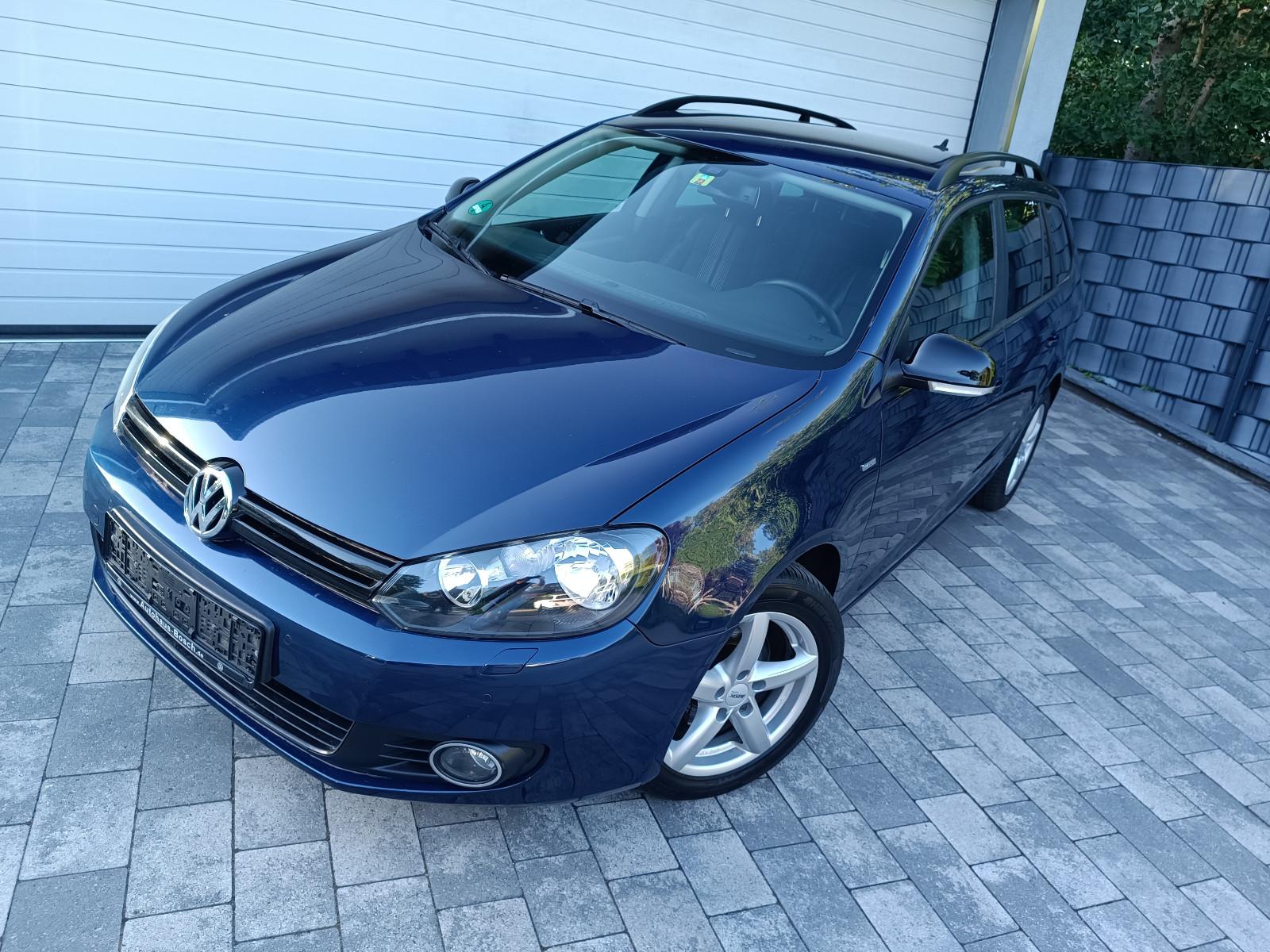 Volkswagen Golf 2013 — rear view