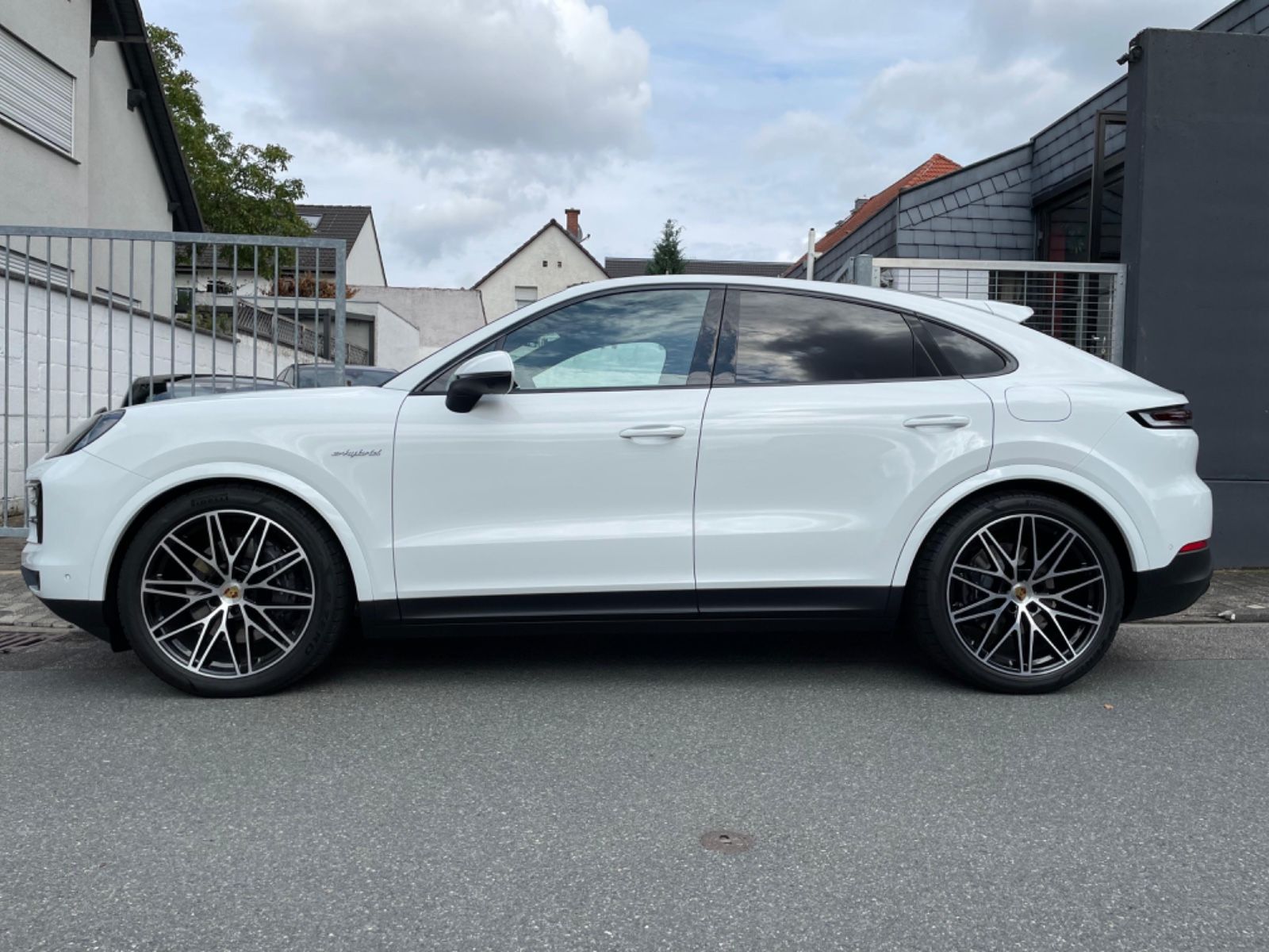 Fahrzeugabbildung Porsche Cayenne E-Hybrid Coupé |ACC|360°|PASM|3.Display