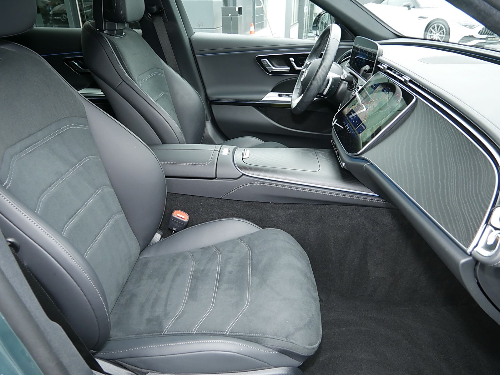 Mercedes-Benz E 450 d 4MATIC T+AMG+Night+DIGITAL LIGHT+AHK+DAB foto 6