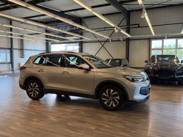 Volkswagen Tiguan - 4