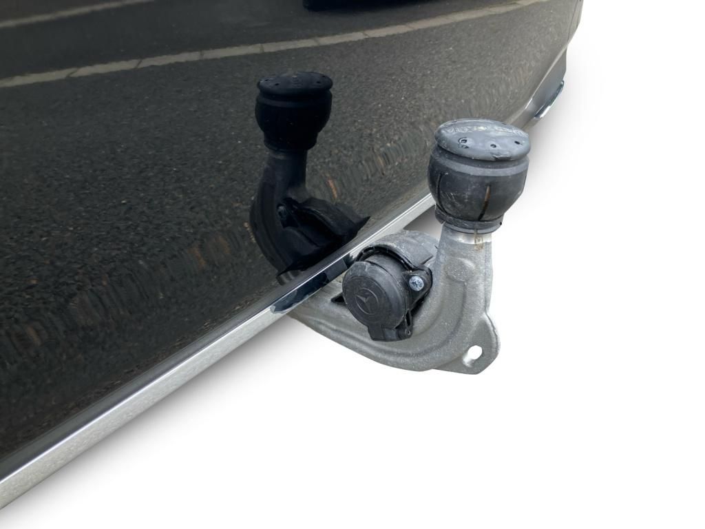 Fahrzeugabbildung Mercedes-Benz A 200 AMG*AHK*DISTR*KAMERA*KEYLESS*NAVI*LED