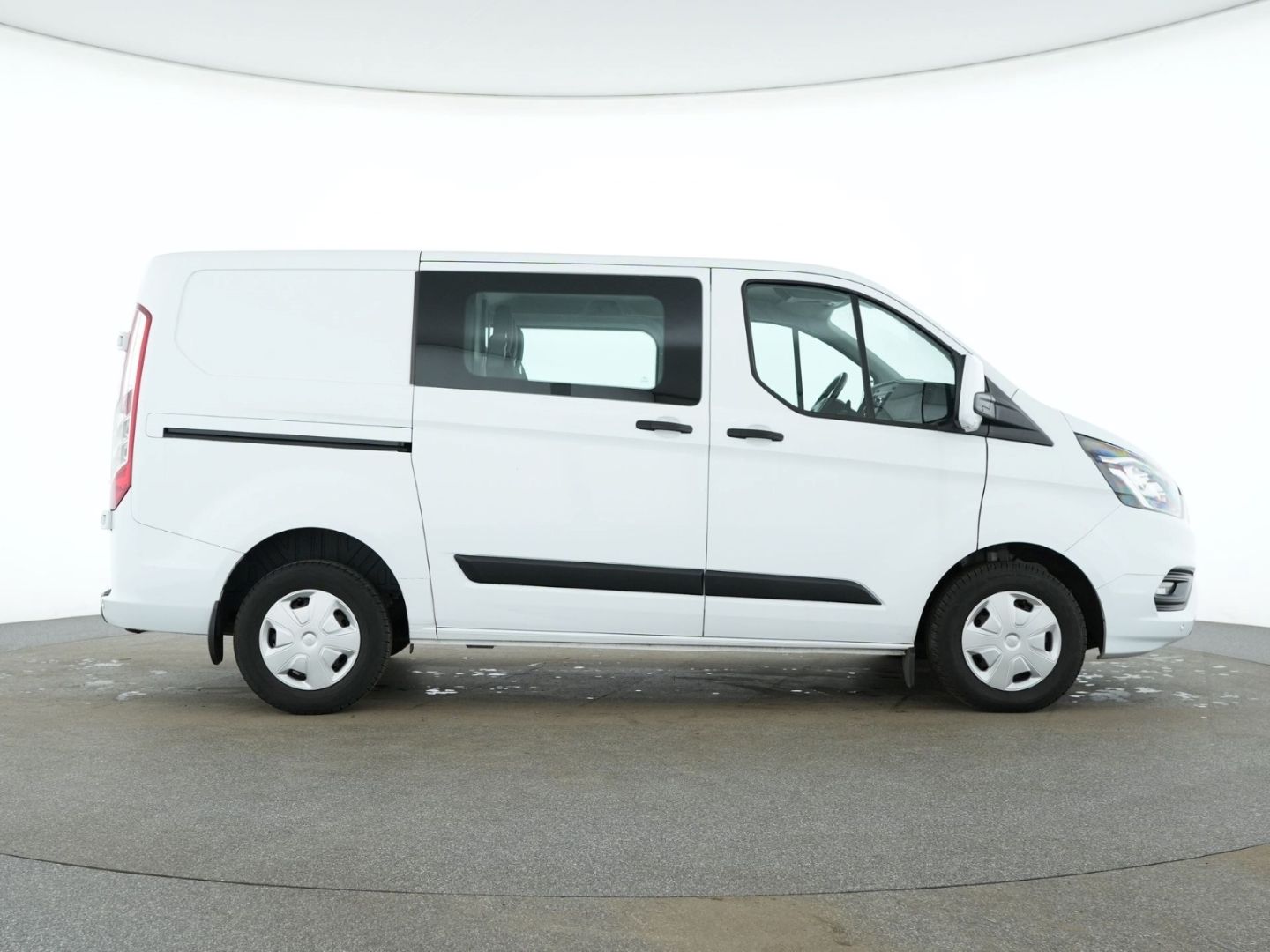 Fahrzeugabbildung Ford Transit Custom Kasten 300 L1 Trend DOPPELKABINE