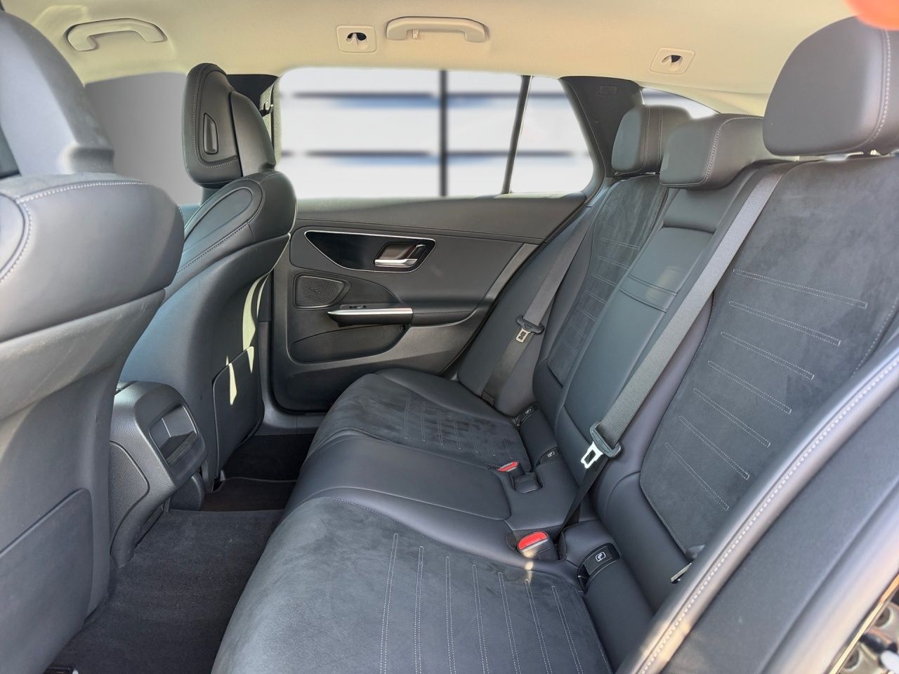 Fahrzeugabbildung Mercedes-Benz C 300 d T AMG+NIGHT+LED+CARPL+TOTWINK+KAMERA+