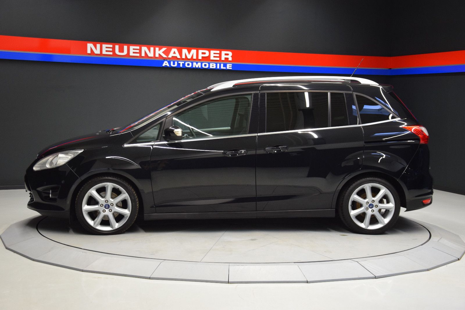 Fahrzeugabbildung Ford Grand C-MAX Titanium 7 Sitze Navi Leder Luxus