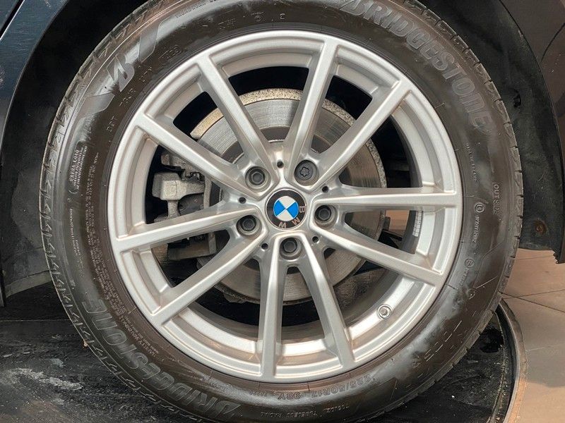 BMW 318d Touring Curved Pano SportS Kam H&K HUD ACC foto 8