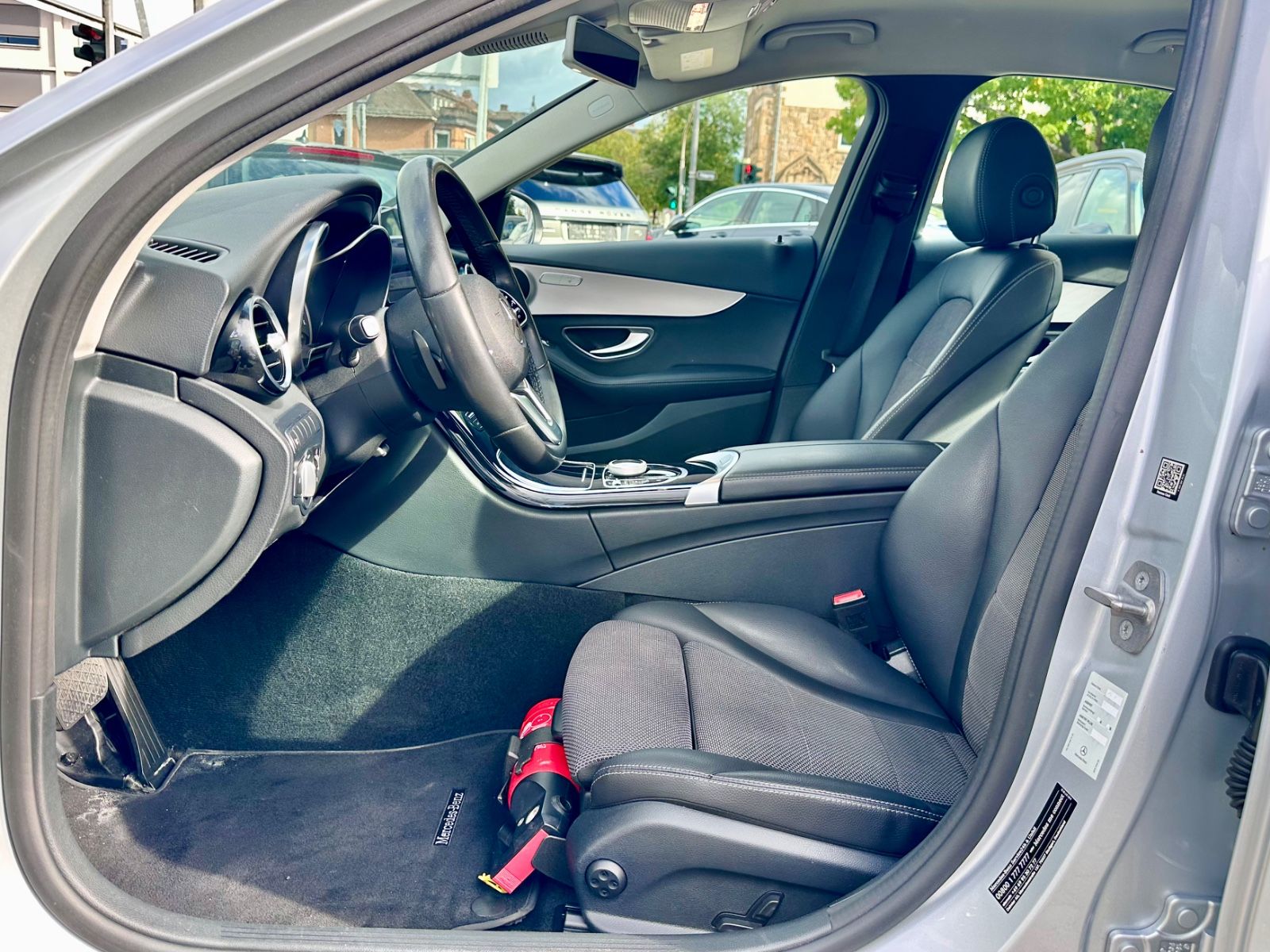 Fahrzeugabbildung Mercedes-Benz C 220 d AVANTGARDE BUSINESS*KAMERA+HEAD-UP*