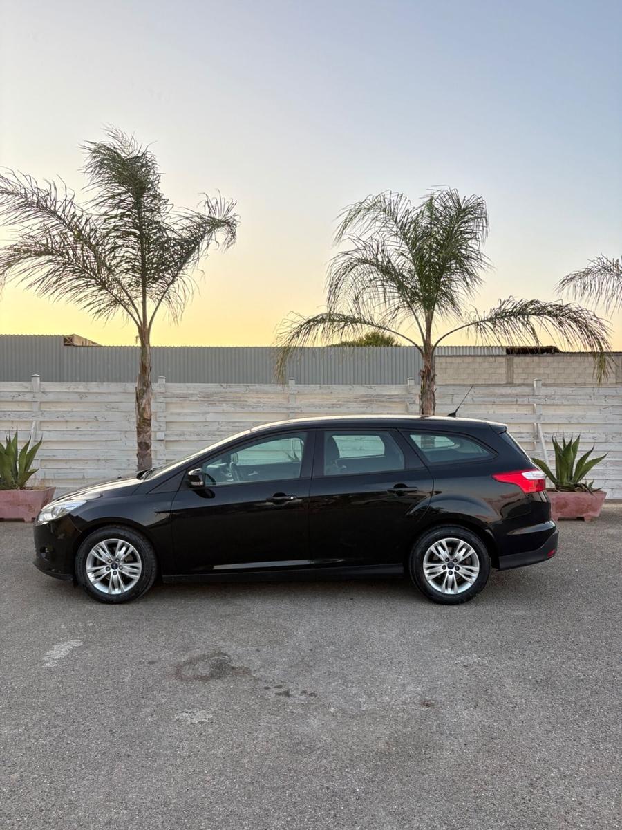 Ford Focus 2012 — photo 10