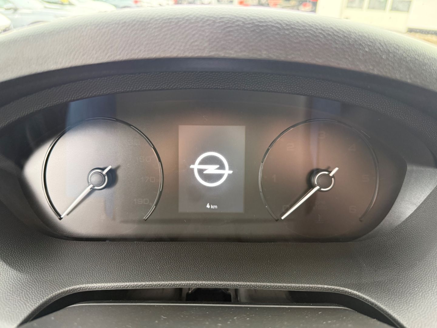 Fahrzeugabbildung Opel Movano 2.2 Blue HDI 140 L3H2 mit Allwetter