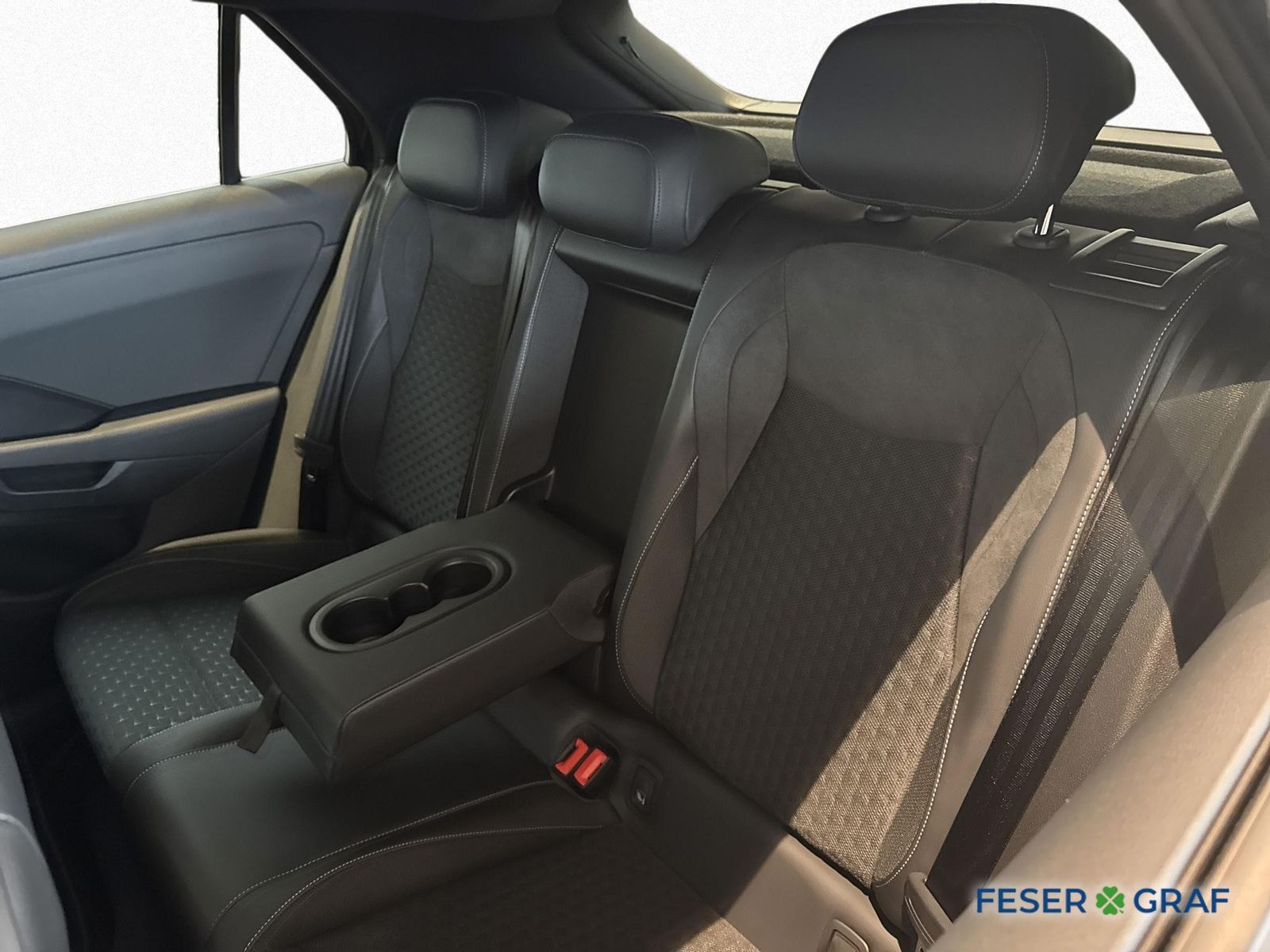 Volkswagen T-Roc - Bild 12