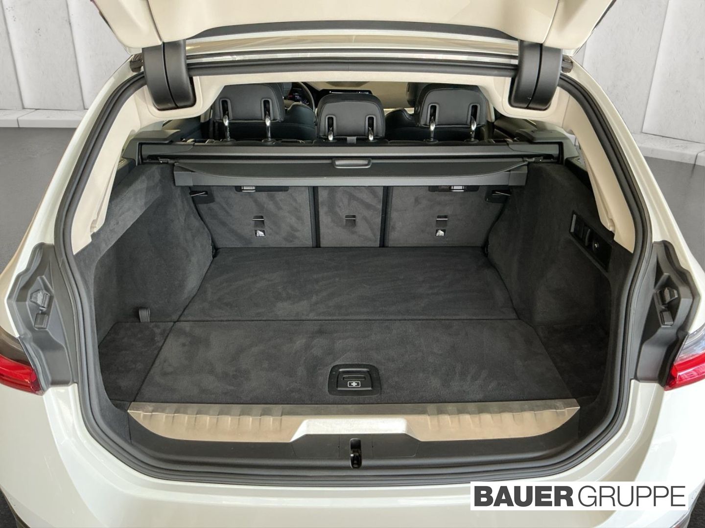 BMW 320 e Sport Line Touring AHK LED Komfortzugang P foto 6