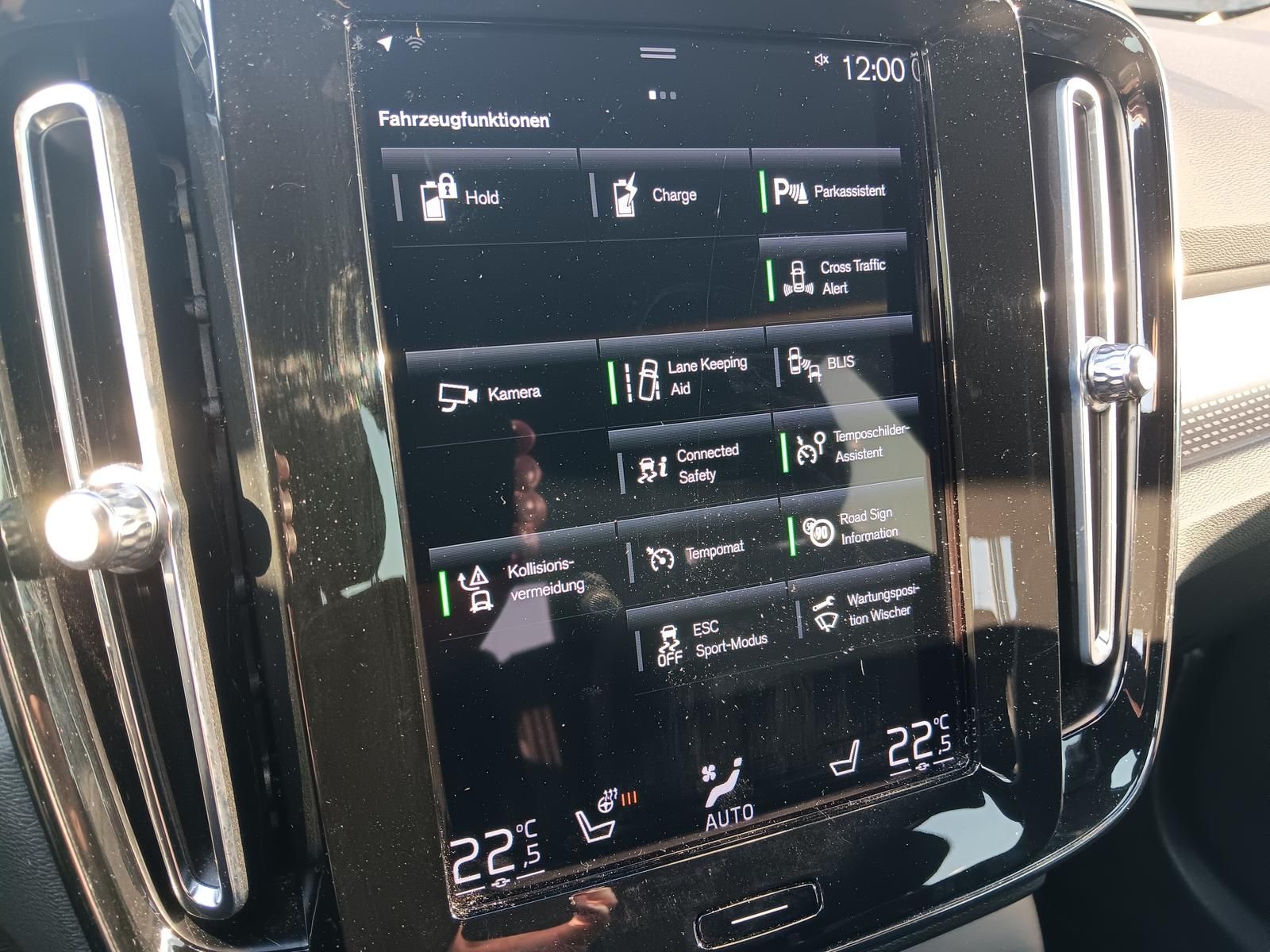 Fahrzeugabbildung Volvo XC40 T4 Recharge R-Design 'AHK ,360-Cam'