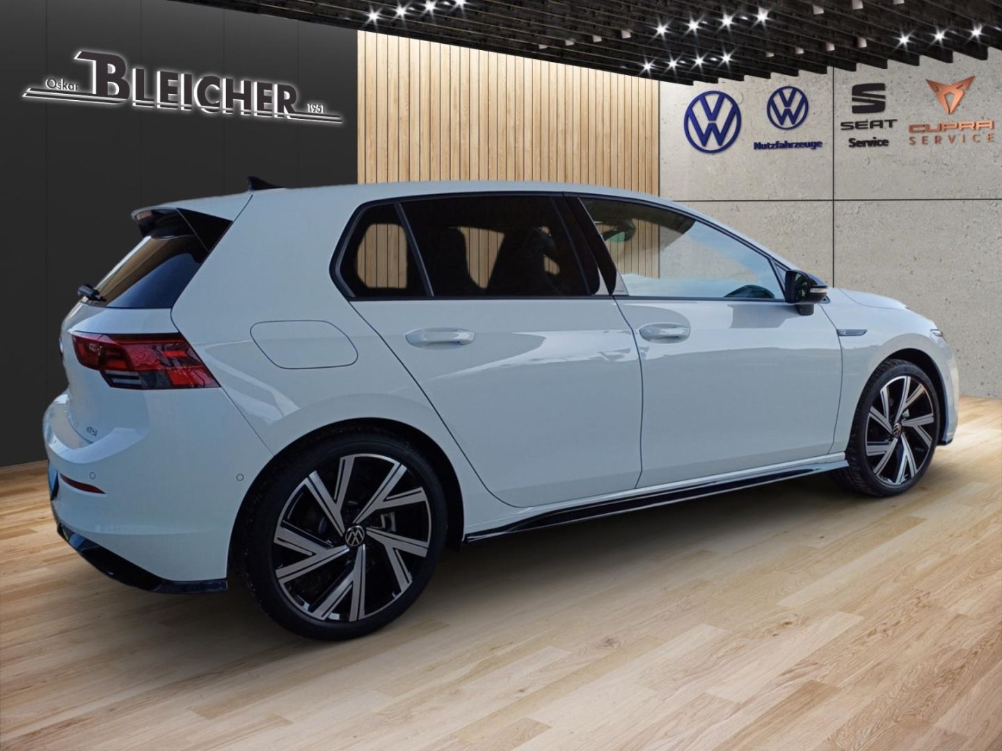 Volkswagen Golf VIII 1.5 eTSI Mildhybrid ''R-Line'' schwenk foto 3