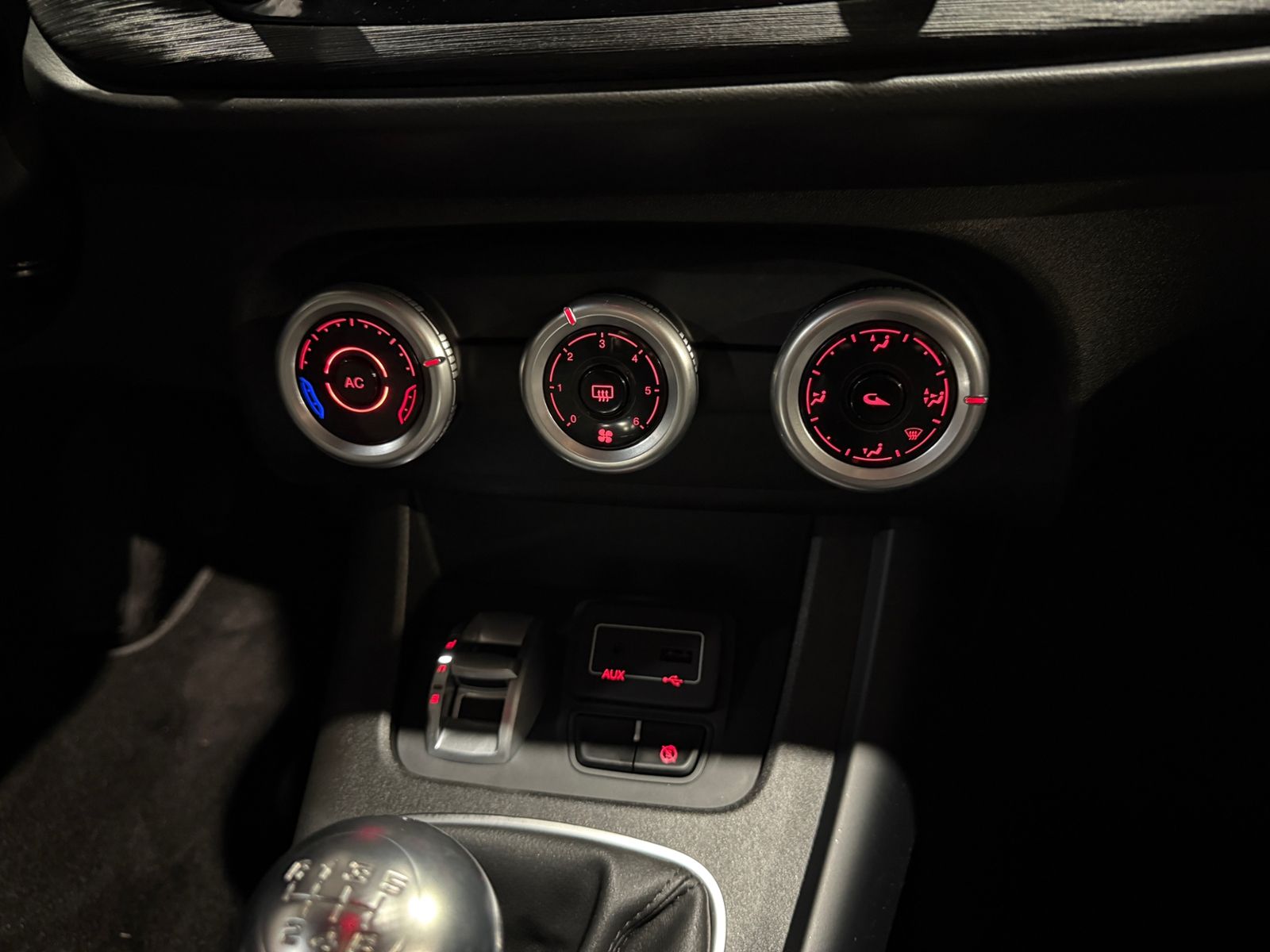 Fahrzeugabbildung Alfa Romeo Giulietta 1.4 TB KLIMA NAV 16"-ALU