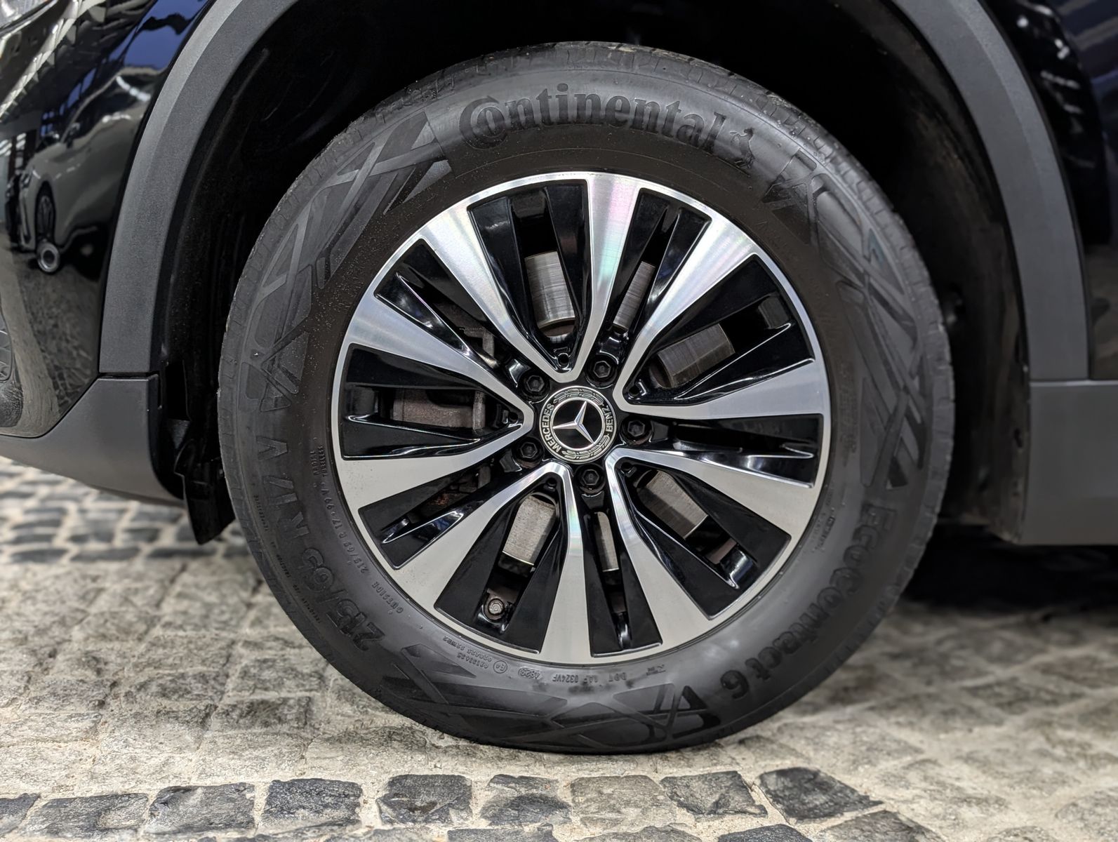 Fahrzeugabbildung Mercedes-Benz GLA 220 d STYLE MBUX TEMP StHz LEDER SHZ KEYLESS