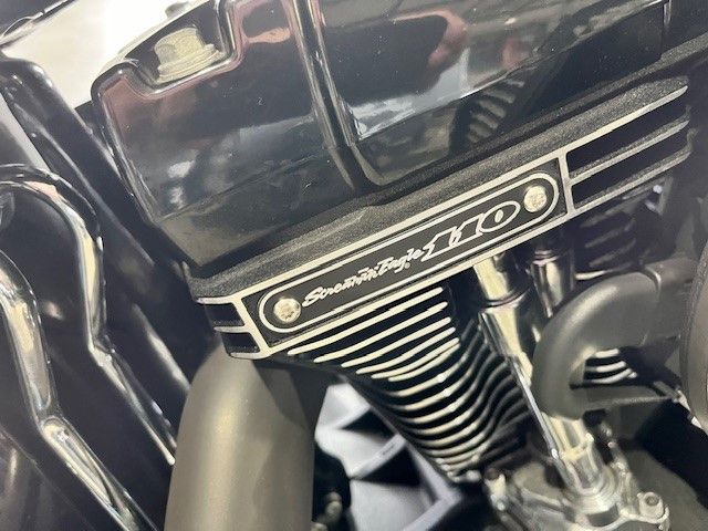 Fahrzeugabbildung Harley-Davidson Fat Boy Low 110S Screamin Eagle Jekill