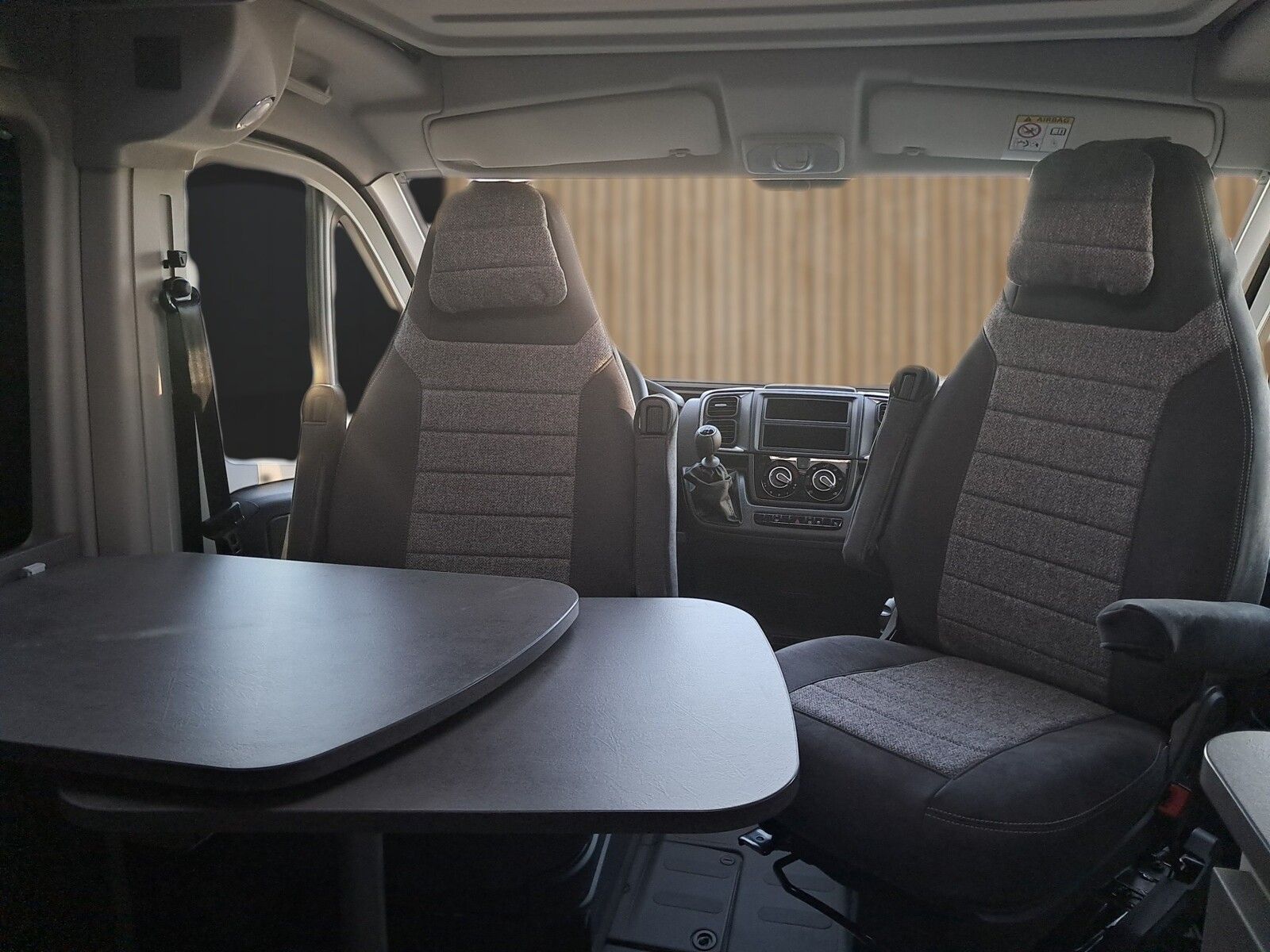 Fahrzeugabbildung Pössl Summit Shine 600 RS Plus Citroen 140 PS 25er Mod