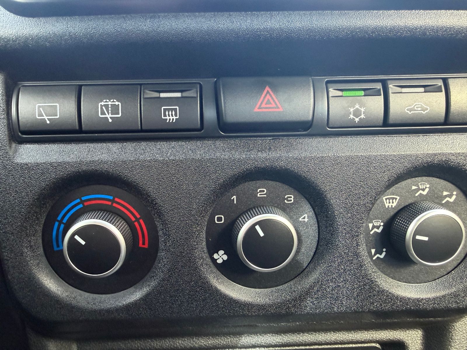 Fahrzeugabbildung Lada Niva LEGEND "PREMIUM PLUS"! !NEUE VIP-AUSSTATT.!