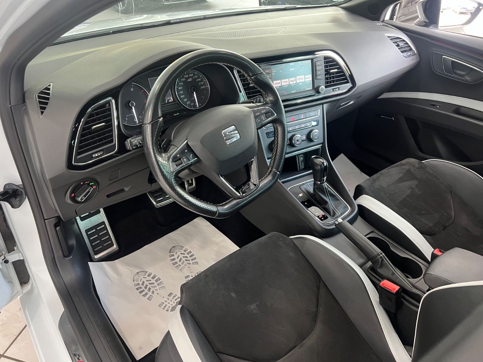 Fahrzeugabbildung SEAT Leon Cupra 290 DSG * SCHALENSITZE *