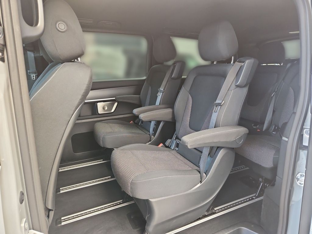 Fahrzeugabbildung Mercedes-Benz EQV 300 Lang 7 Sitze Sound 360° EASY-PACK Lenkas
