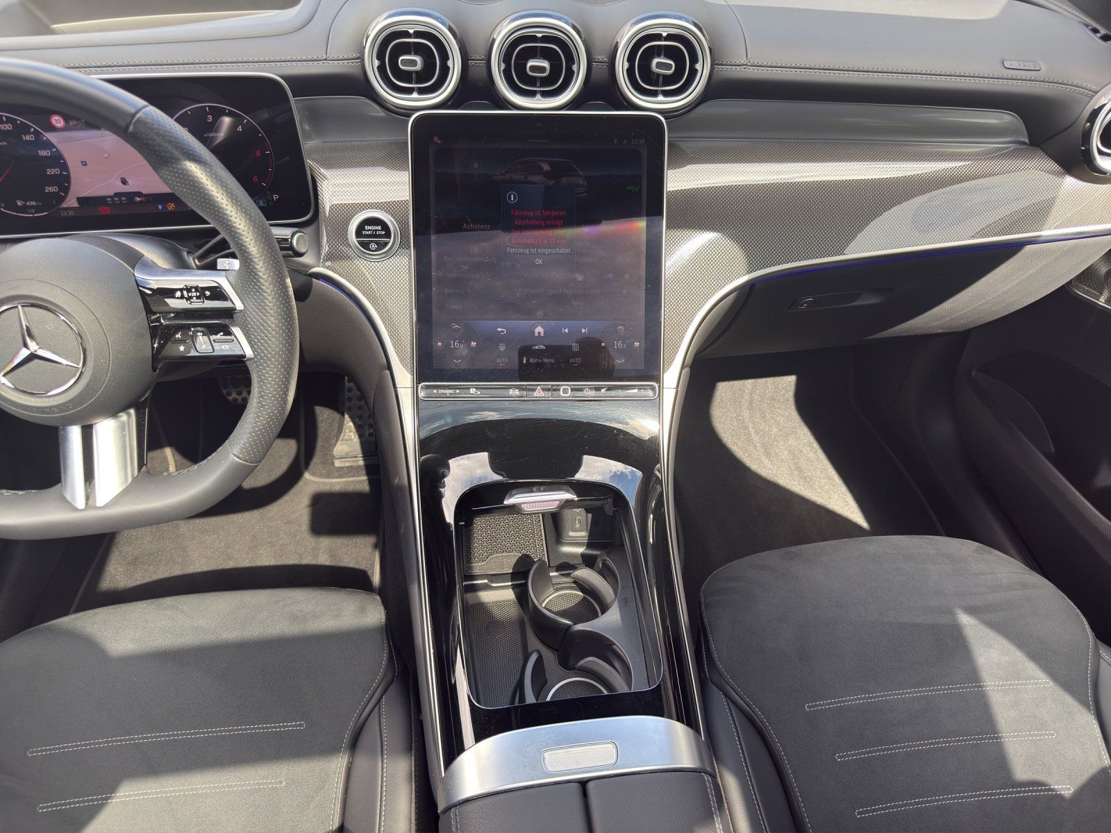 Fahrzeugabbildung Mercedes-Benz GLC450d AMG Prem+ DISTRO Pano AHK Memo HUD KeyGo