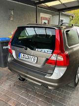 Volvo V70, D5, Standheizung, Rentnerfahrzeug - Volvo V70 aus 2011 mit Diesel-Antrieb: Kombi