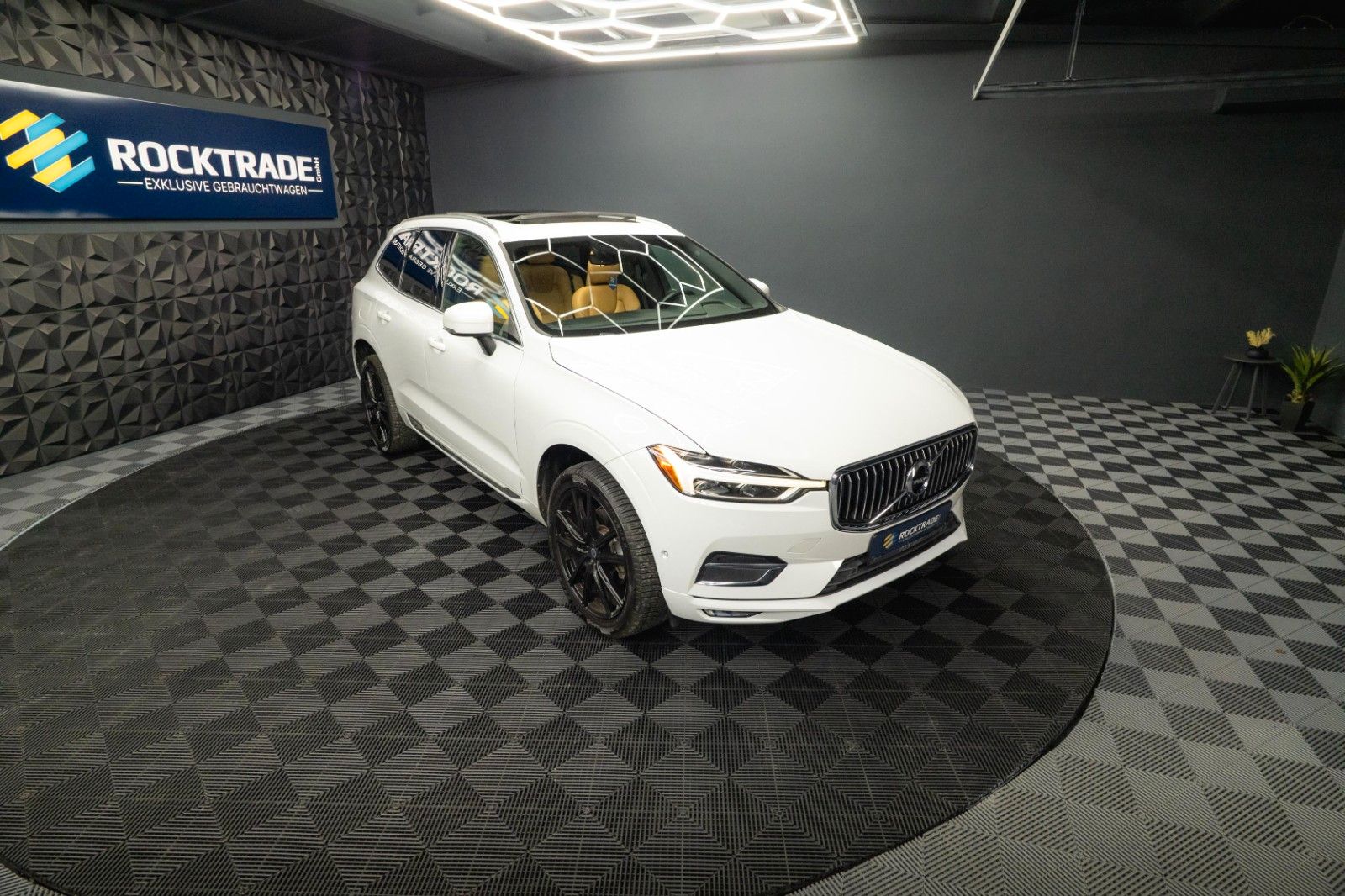 Fahrzeugabbildung Volvo XC60 T5 Inscription AWD | ACC | Pano | H&K | LED