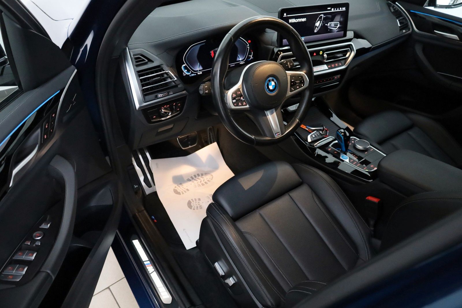 Fahrzeugabbildung BMW iX3 Inspiring,M Sport,Navi,SH,Kamera,ACC,Panoram
