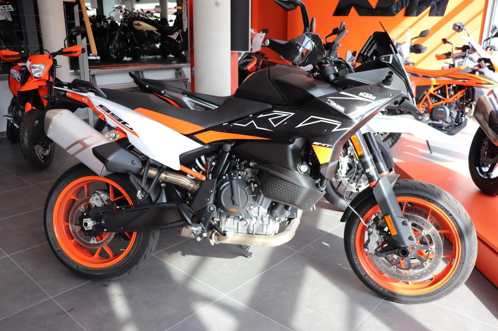 KTM 890 SMT inkl. TECH-Paket | 2 Sitzbänke