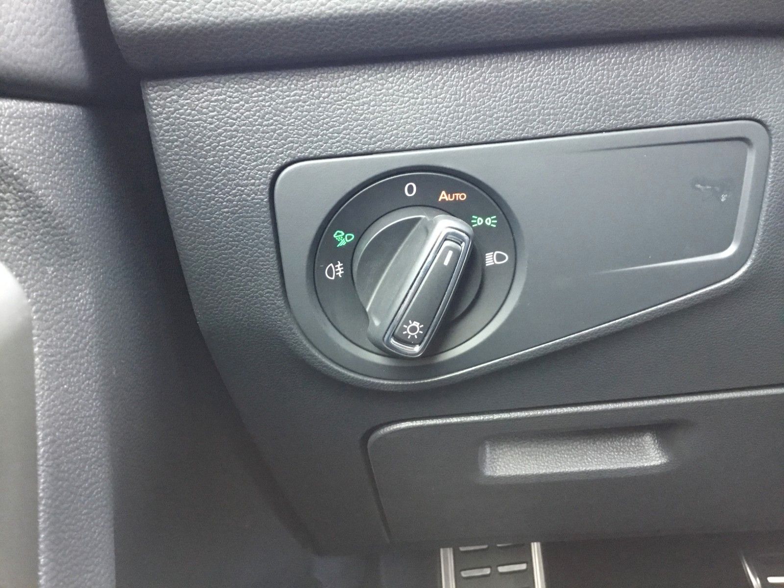 Fahrzeugabbildung Volkswagen Tiguan Allspace 2.0TDI DSG 4M R-Line+Standheizun