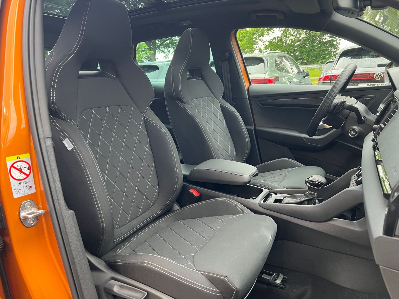 Fahrzeugabbildung SKODA Karoq Sportline 2.0 TSI 4x4 DSG *Panorama, AHK,