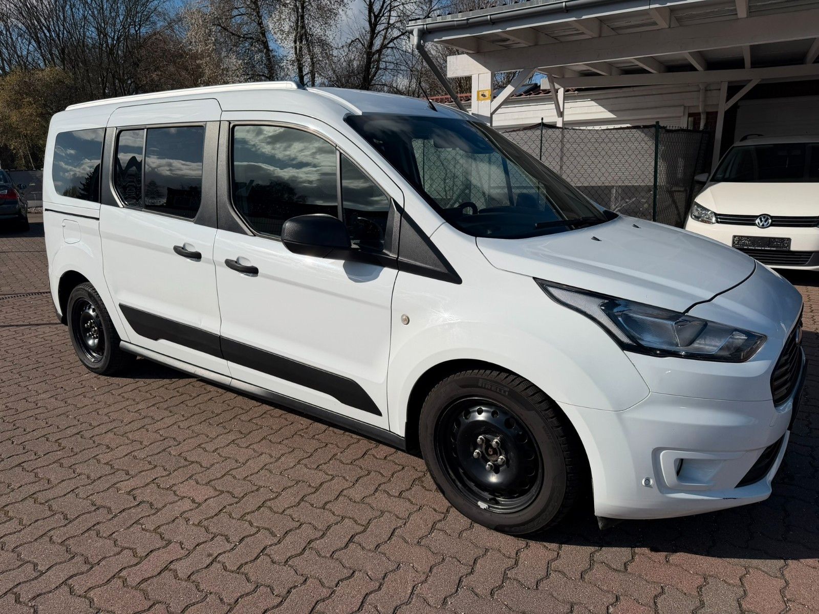FORD Grand Tourneo