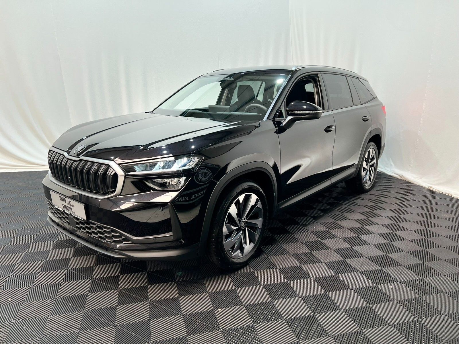 Fahrzeugabbildung SKODA Kodiaq Selection - 7Si - AHK - Navi - DSG