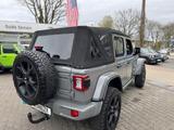 Jeep Wrangler Unlimited Sahara 4xe + elektr. Softtop - Jeep Wrangler X mit Hybrid-Antrieb (Benzin/Elektro)