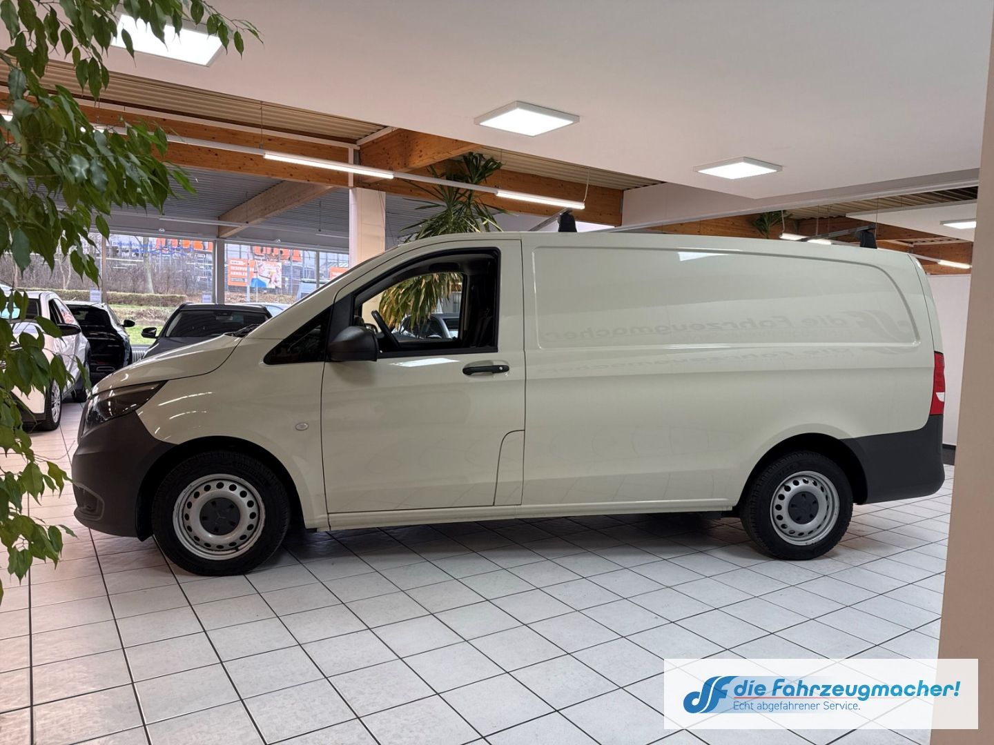 Fahrzeugabbildung Mercedes-Benz Vito Kasten 110 CDI WORKER PLUS FWD lang EU6d-T