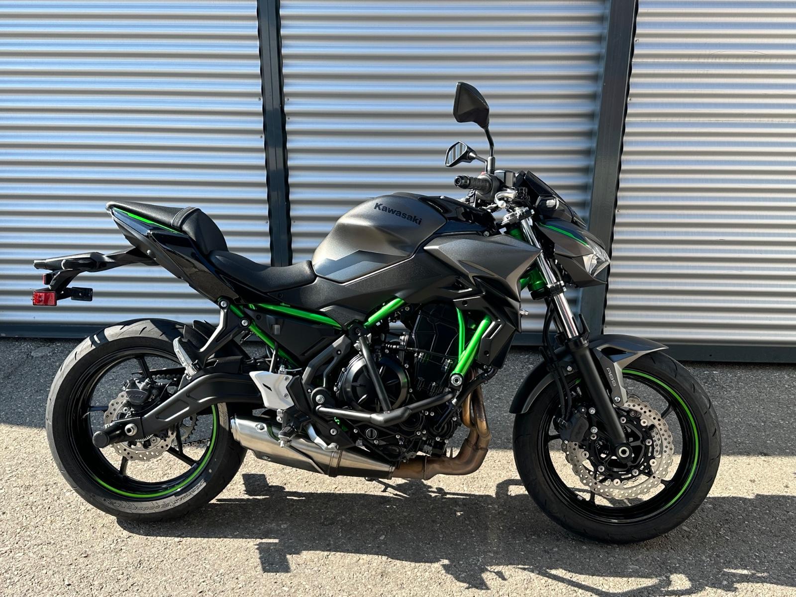 Kawasaki Z650 / "GRAU" / NEUER SERVICE + "TÜV"