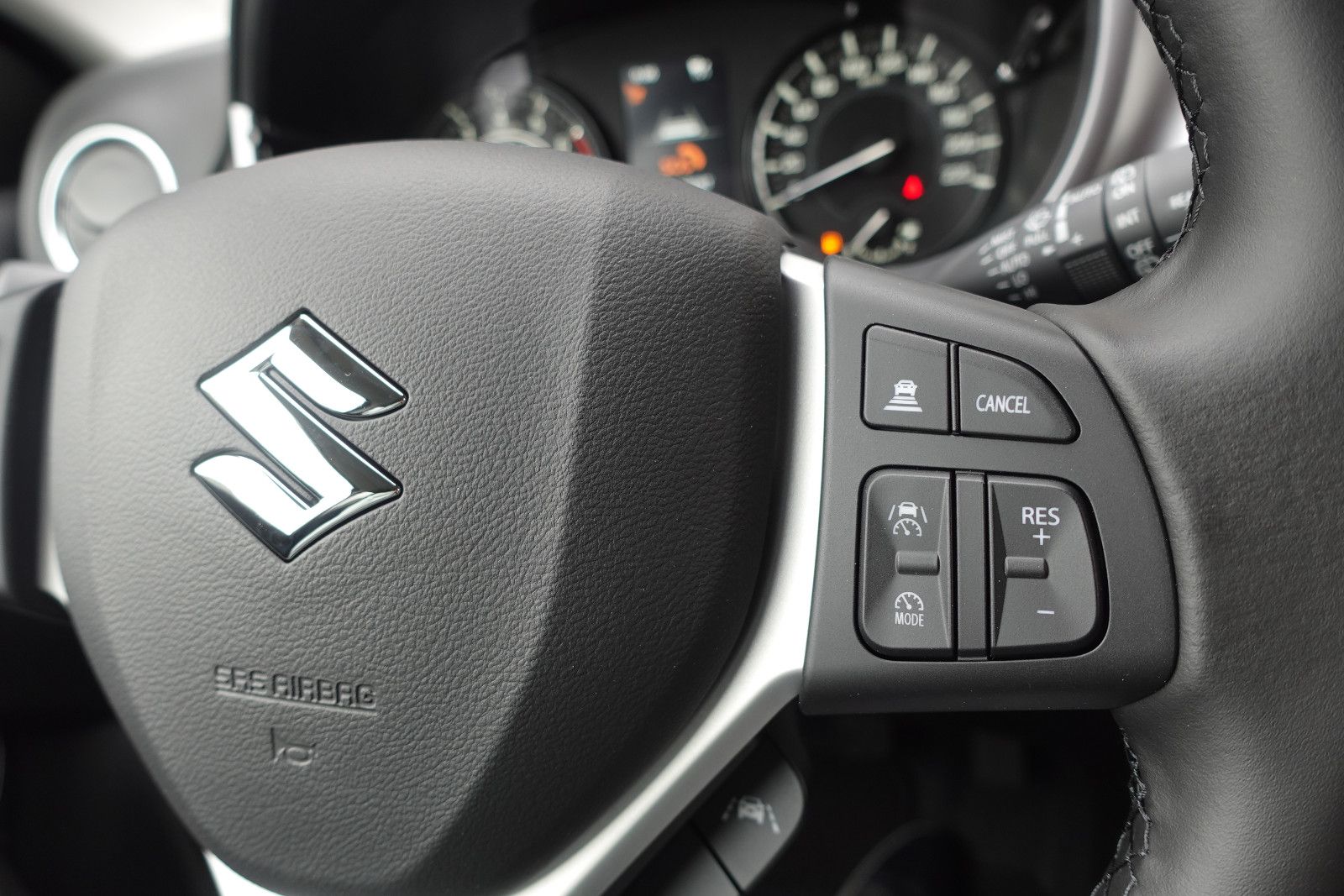 Fahrzeugabbildung Suzuki Vitara 1.4Hybrid Comfort AHK,Navi,SHZ,PD,Kamera