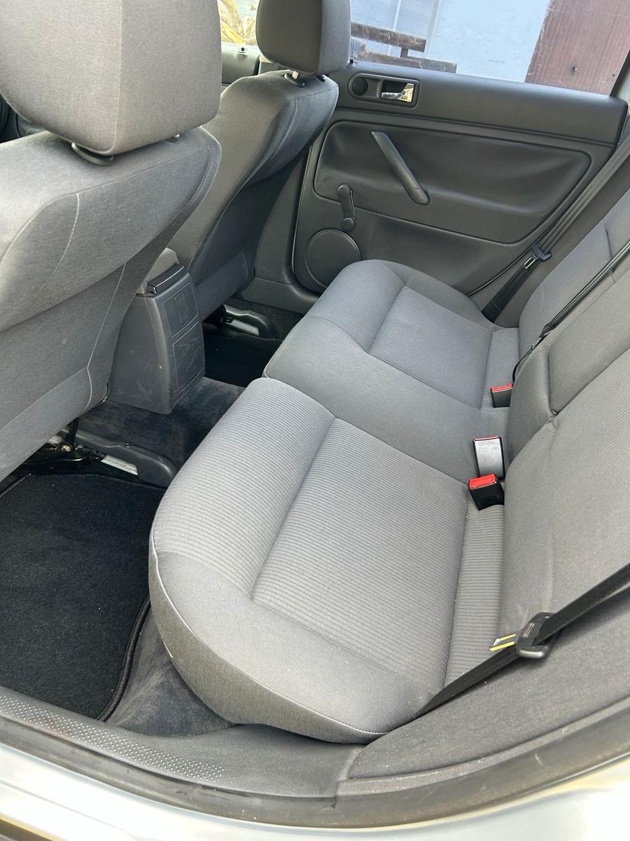 Volkswagen Passat 2005 — photo 14