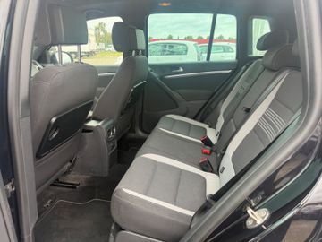 Volkswagen Tiguan - 10