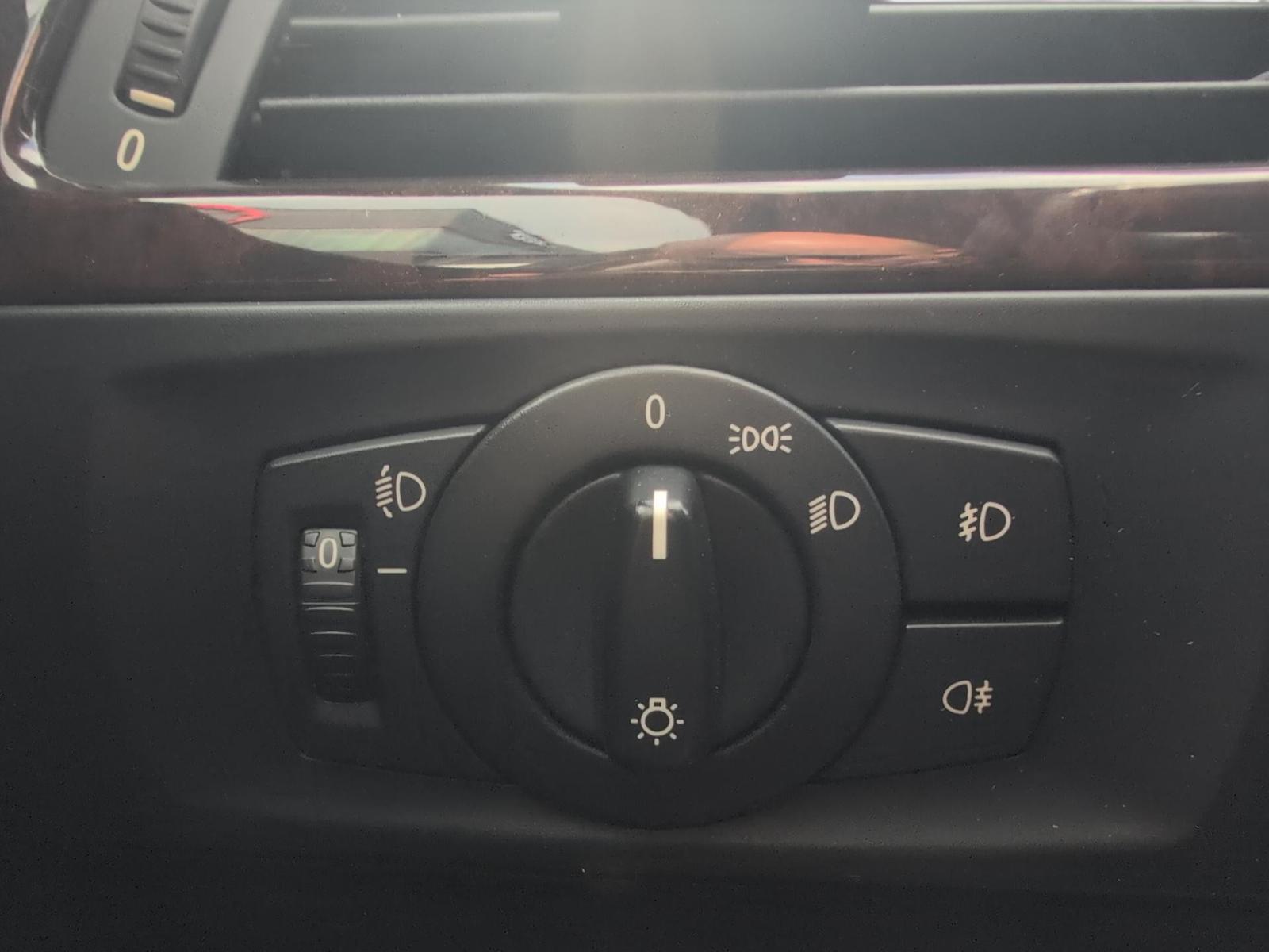 BMW 330xi Touring 258 ch 6 cylindres xDrive • Boîte auto • Toit pano • Xénon • Attelage