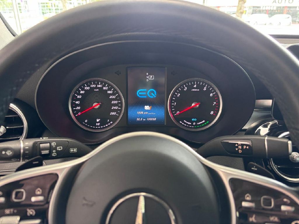 Image of Mercedes-Benz GLC 300