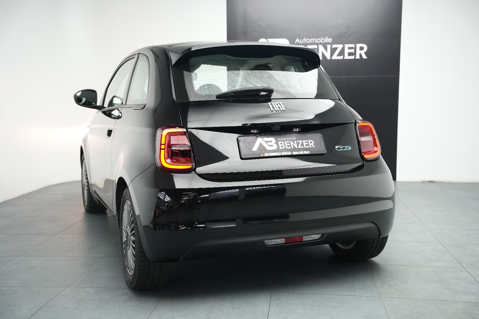 Fahrzeugabbildung Fiat 500e Icon *Navigation*Klima*Alexa*TOP