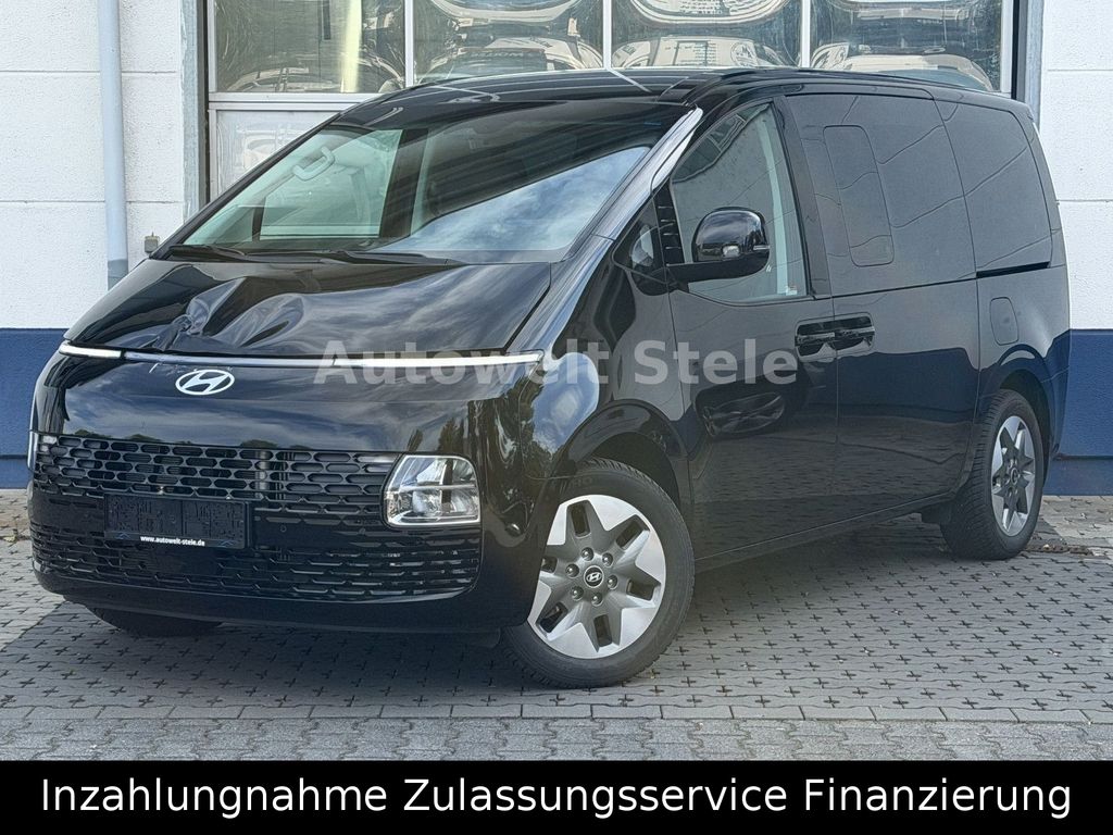 Image of Hyundai STARIA