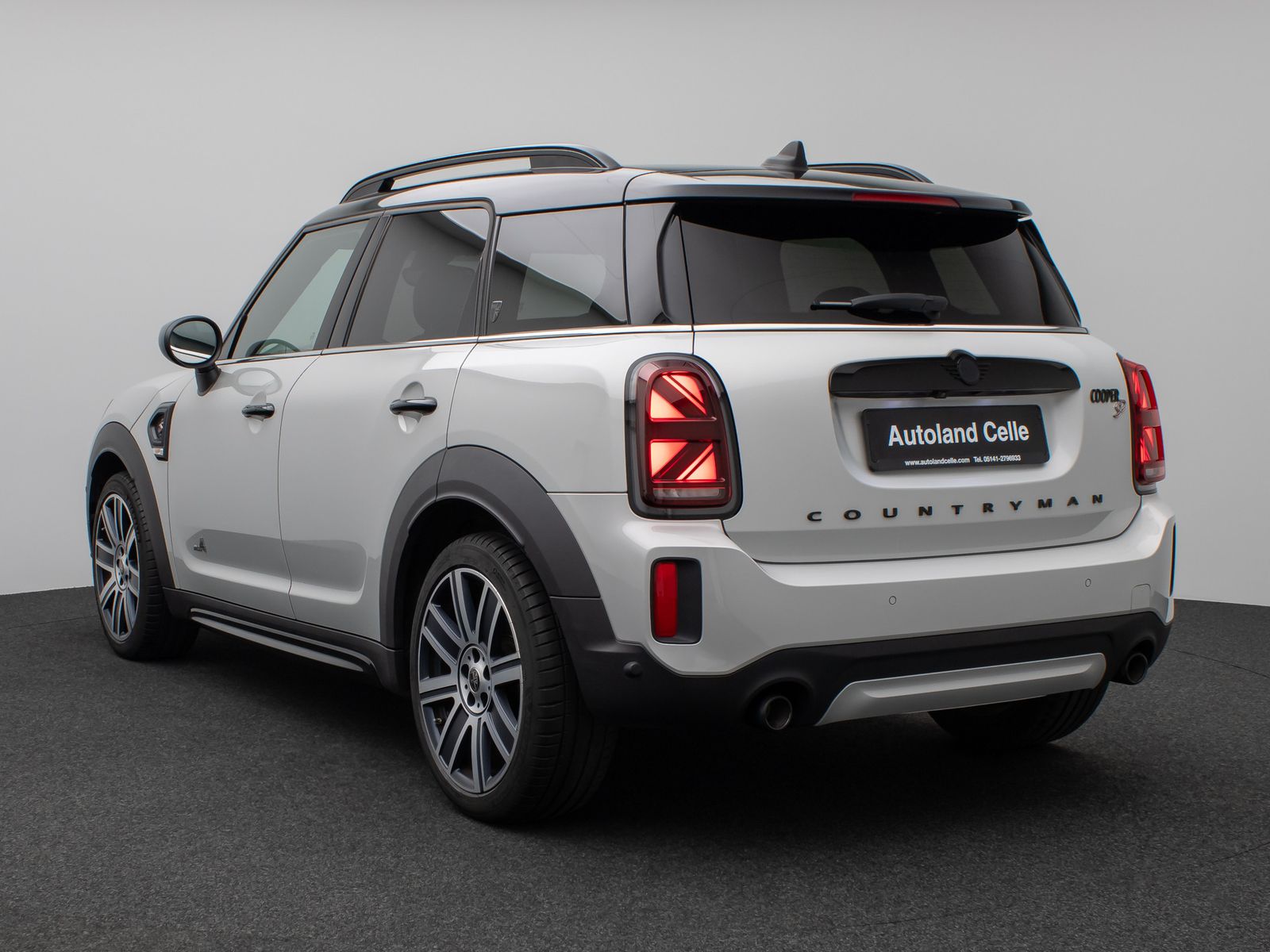 Fahrzeugabbildung MINI Cooper SD Countryman ALL4 HUD DAB Kamera 19Zoll