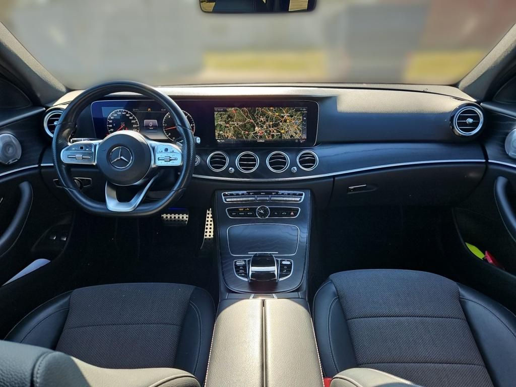 Fahrzeugabbildung Mercedes-Benz E 400 d T 4M AMG AHK ACC Comand Burm. LED 360°