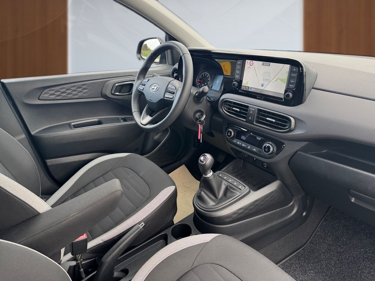 Fahrzeugabbildung Hyundai i10 TREND NAVI*KLIMAAT*TEMPOM*DAB*SHZ*LHZ*DAB*