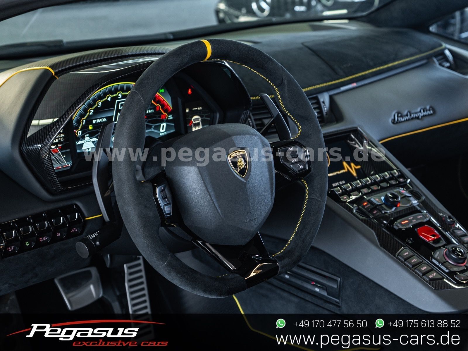 LAMBORGHINI Aventador - 35