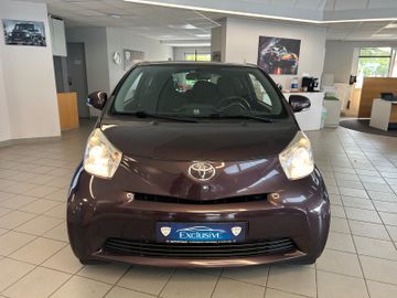 Toyota IQ - 8